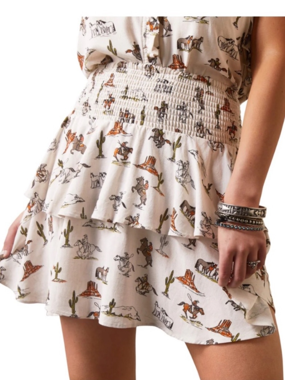 Ariat jordan tiered skirt size large horse western print